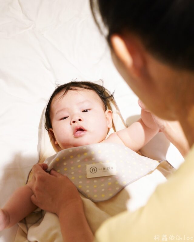 3000元以下寶寶彌月禮 Nizio小蘑菇浴巾 爸媽都好上手 跳跳糖四層紗浴包巾 摸摸菇安撫澡巾 親膚推薦30.jpg